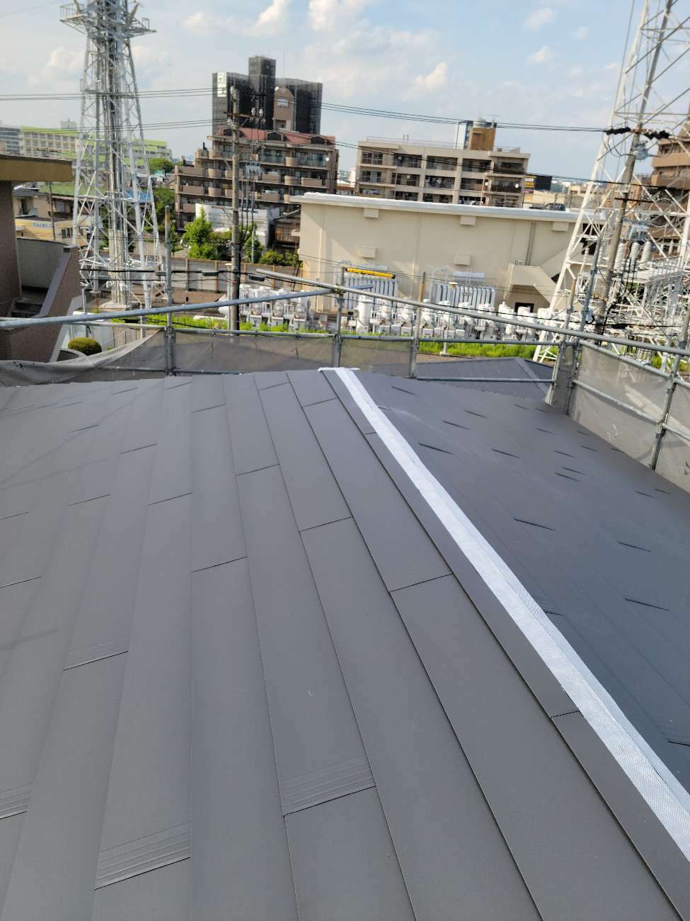 屋根の頂上の棟部