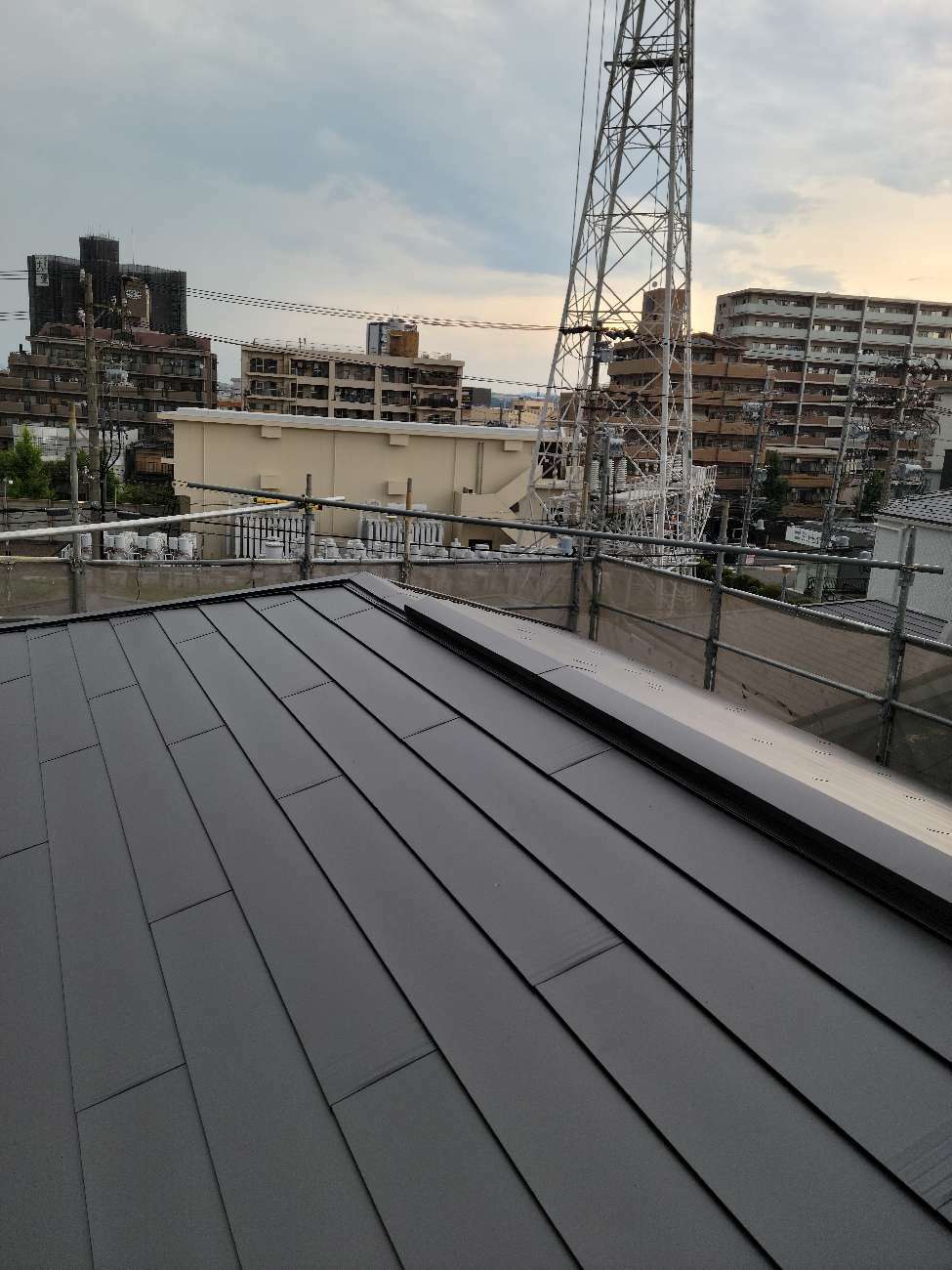 屋根カバー工法メンテナンス後の屋根