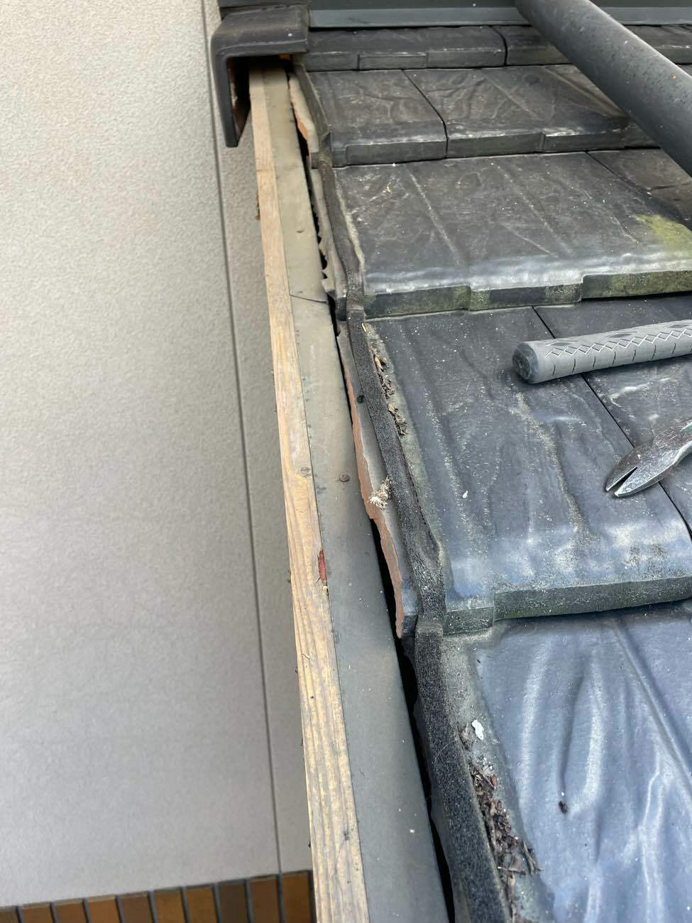 ケラバの袖瓦の木下地