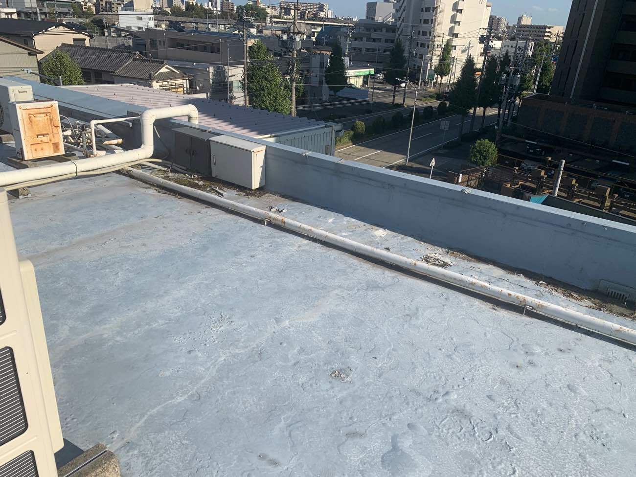 著しく劣化した屋上防水