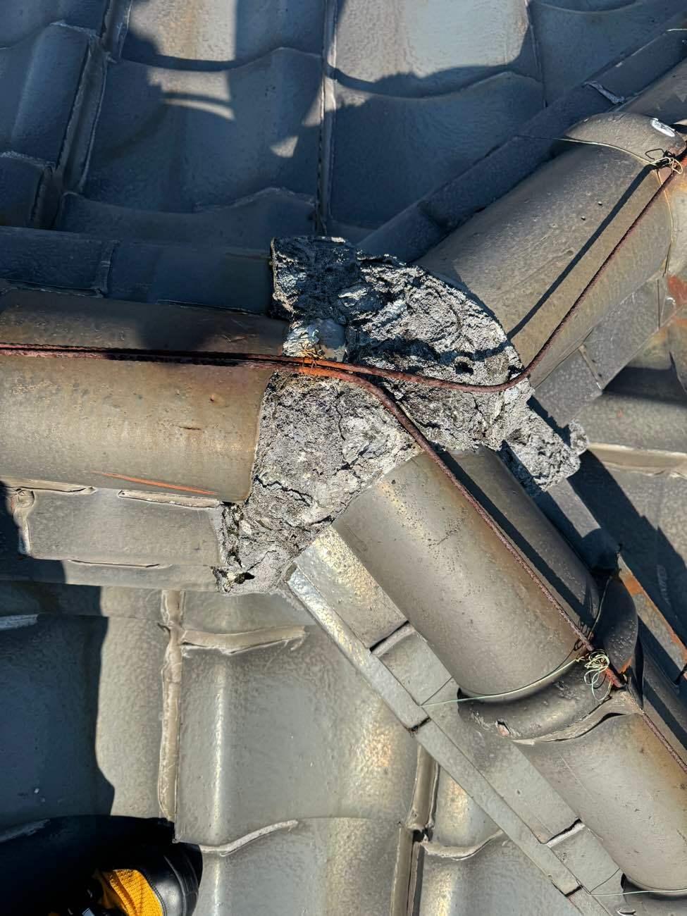 三つ又瓦に施されていた漆喰