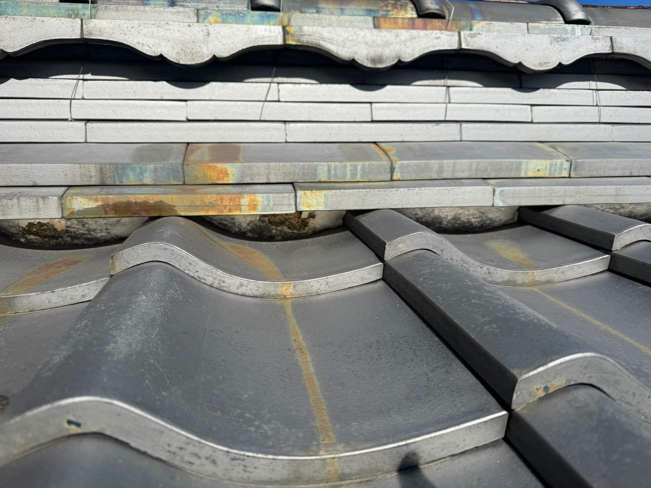 棟に設置されているのし瓦