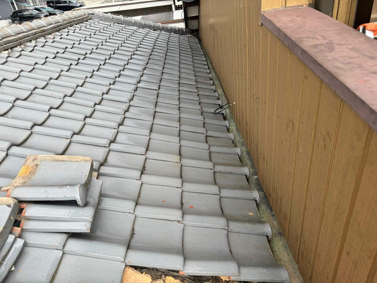 谷板交換前の屋根