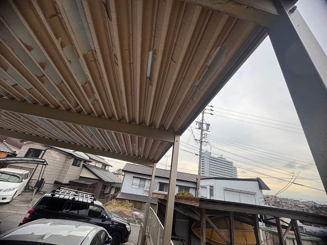 ペフが剥がれた屋根