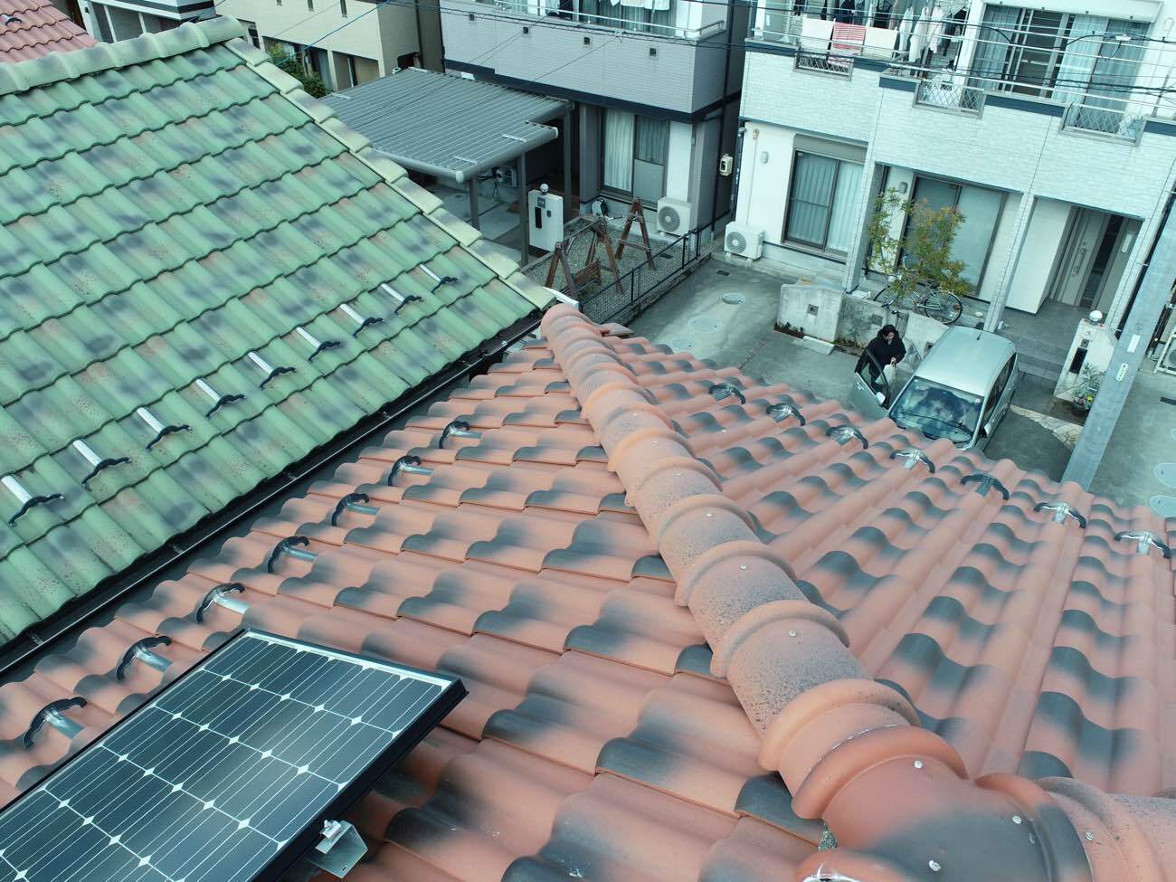 漆喰取り直し工事を行った後の名古屋市中川区の住宅屋根