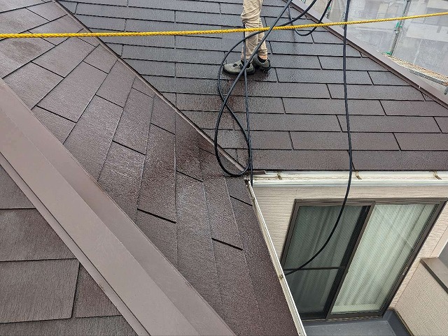 スレート屋根や棟板金への高圧洗浄作業