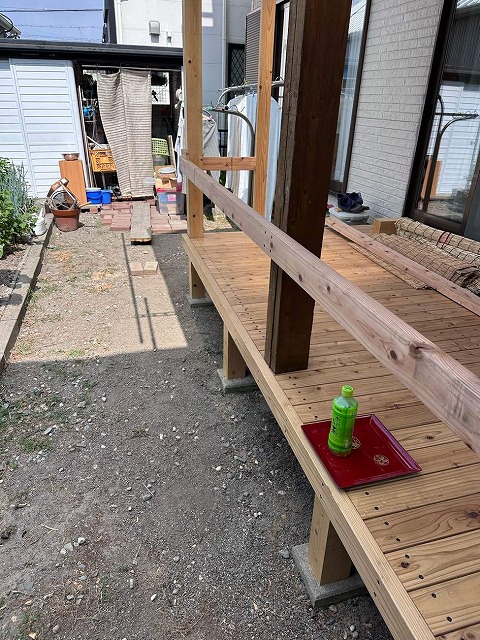 ウッドデッキ修繕工事完成後の洗練された仕上がり