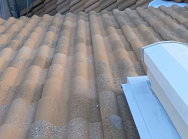 経年劣化に対するメンテナンスを行う住宅のM型瓦屋根