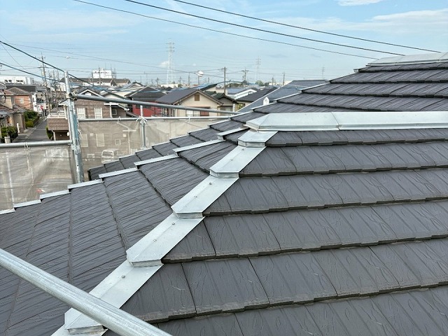 棟部役物取り替え改修工事の施工前状況