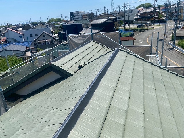 棟瓦取り直し工事のモルロックによる土台部の構築工程が完了