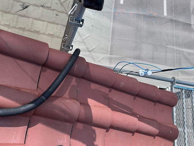 住宅屋根袖瓦取り直し工事で取り外していた袖瓦の復旧が完了