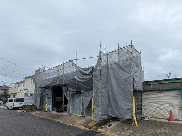 貸倉庫屋根および外壁カバー工事の完成後状況