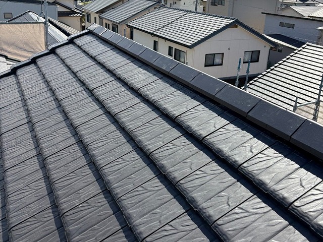 屋根役物取り替え工事の防災瓦同質瓦役物の設置が完了