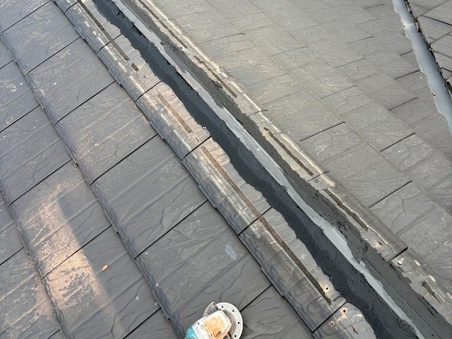 モルロックによる棟部土台の成形が完了した状態