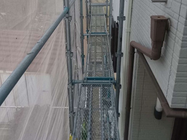 サイディング外壁塗装工事を行う住宅の雨樋などの付帯部劣化状況
