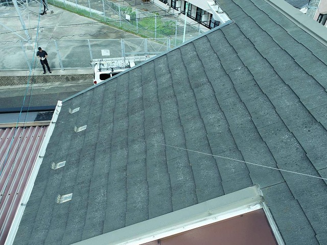 ドローンによるスレート屋根の調査で立平葺きによるカバー工法メンテナンスが決定