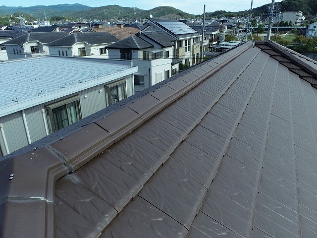 棟瓦の取り直し工事が決定した住宅屋根の定期点検