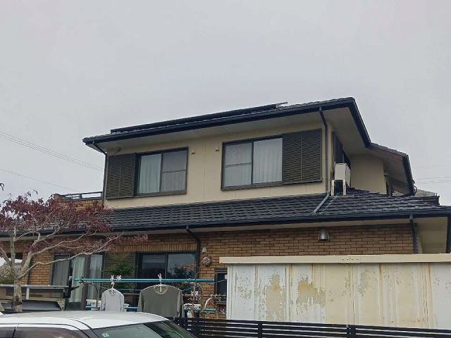 現場調査を終えた住宅の外観全景