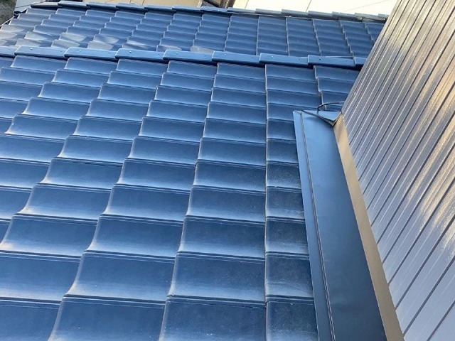 ルーガ雅を用いた葺き替え工事で屋根の軽量化を実現
