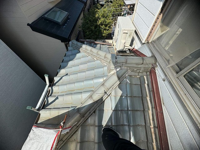 屋根葺き替え工事を行うための現場調査を行った住宅の下屋根