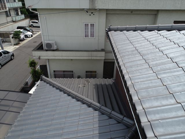 大屋根と下屋根