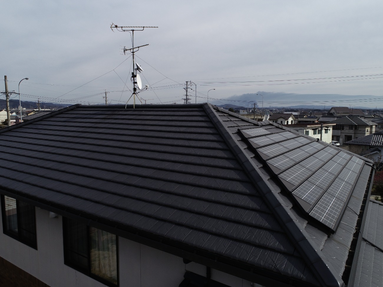 屋根の大棟と隅棟