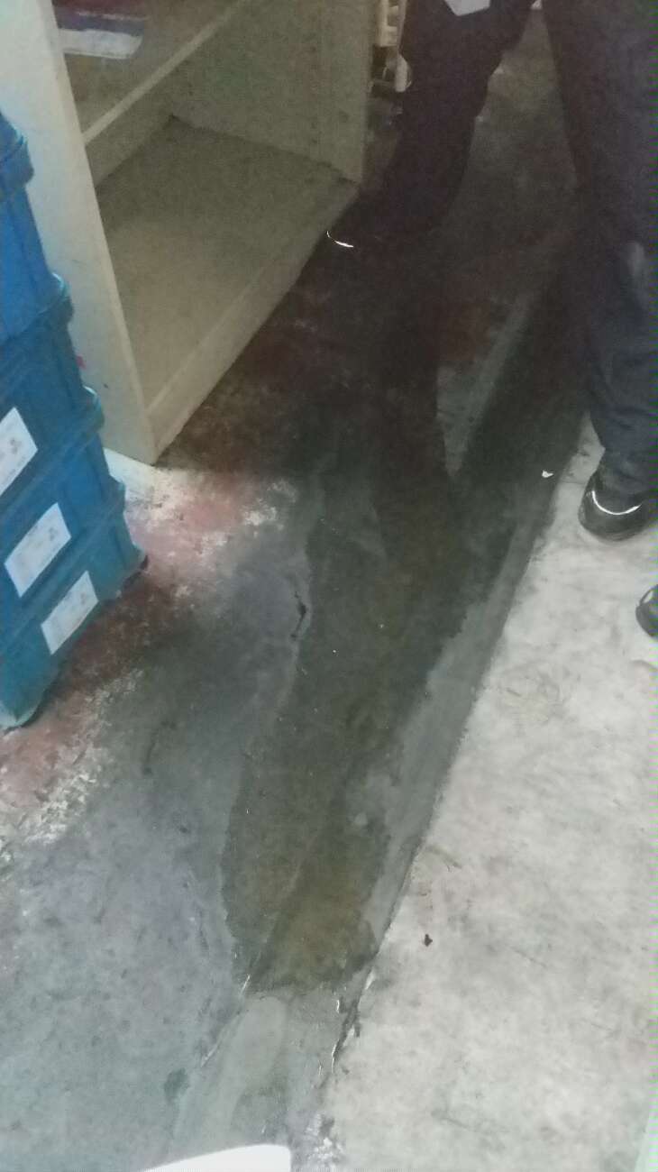 工場建物内の雨漏り調査