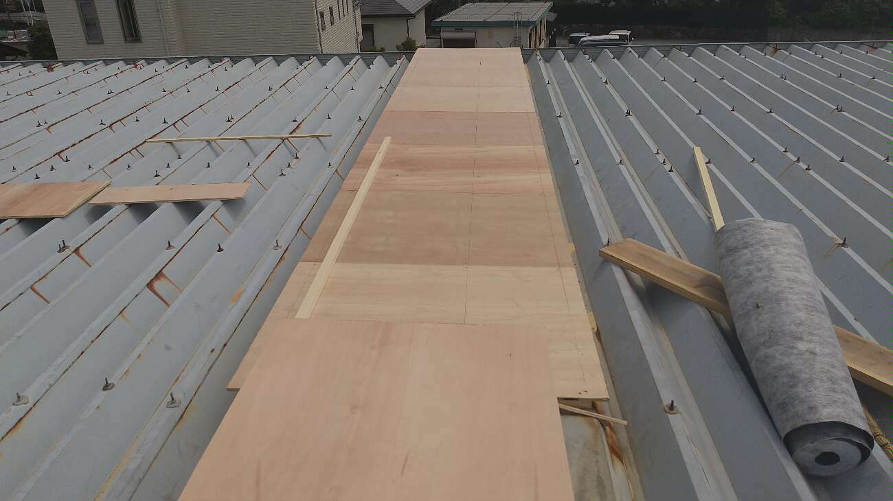 角材と合板で下地づくり