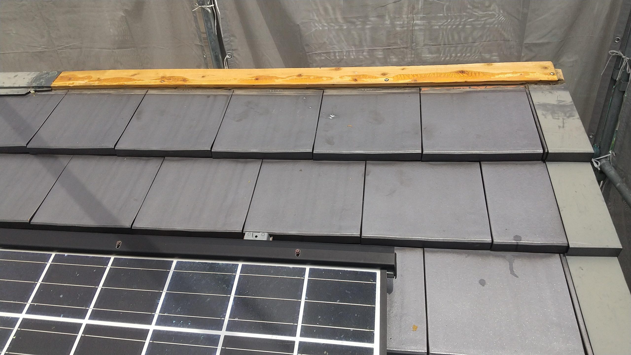 飛散した棟板金