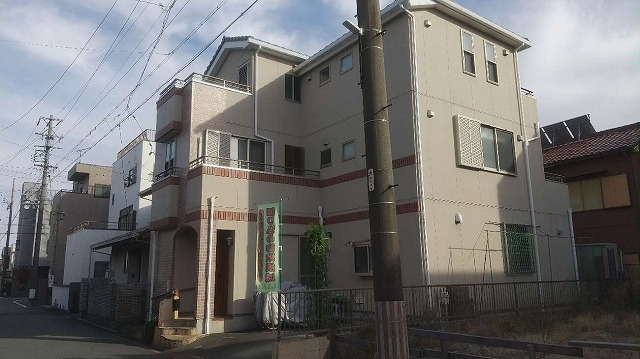 名古屋市南区で屋根点検、棟瓦の歪みや漆喰の割れ、剥がれ落ちを確認