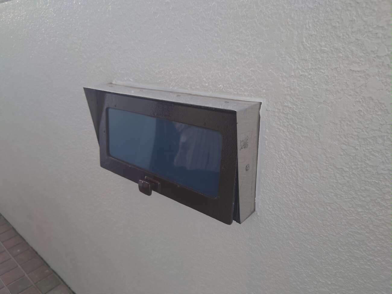 玄関前のブロック塀の塗装