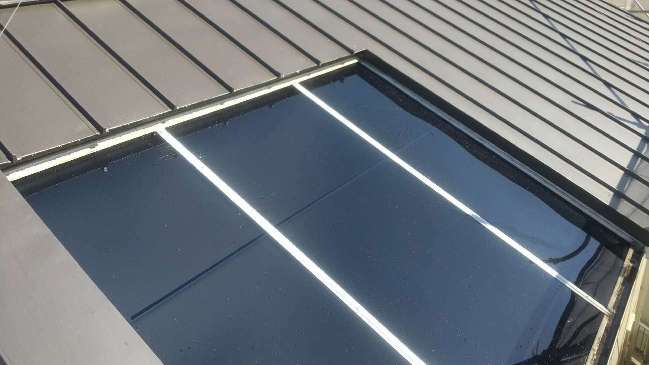 バルコニーのポリカ屋根交換