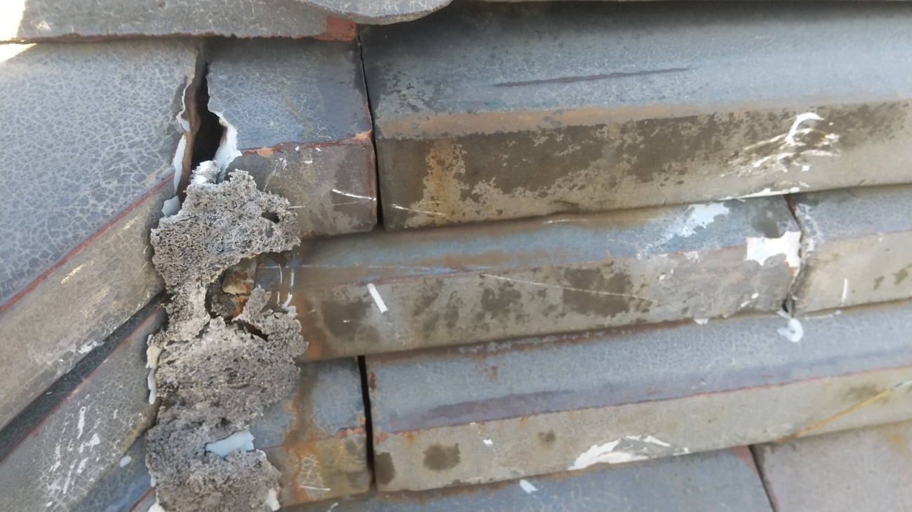 漆喰の劣化が進行した瓦屋根