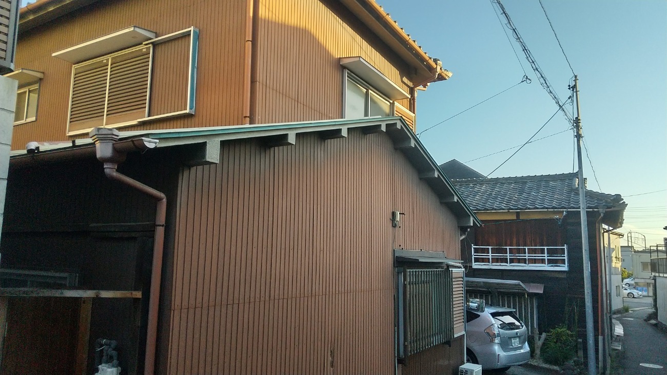 雨樋のオーバーフローが発生した名古屋市緑区の住宅