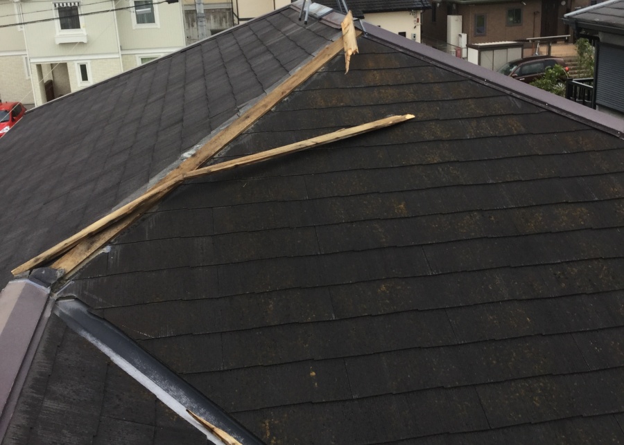 名古屋市緑区で、台風により屋根の板金が飛んでしまいました