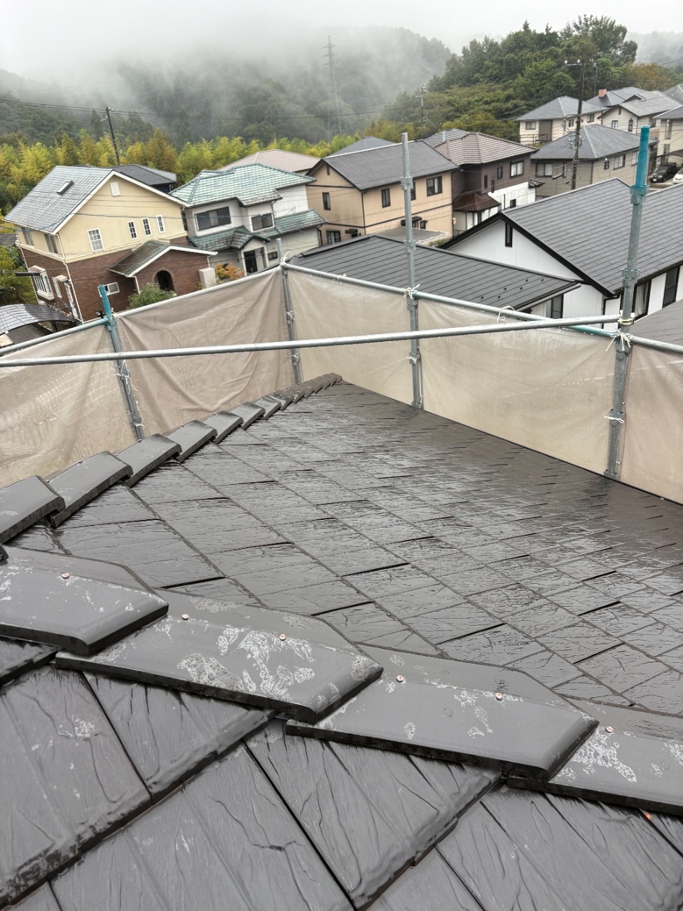 板金役物を瓦役物に取り換えた後の豊田市の住宅屋根