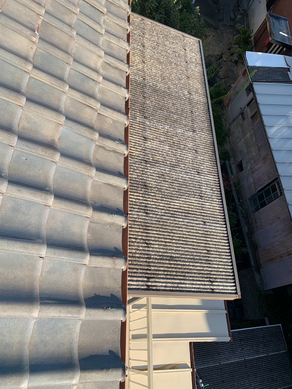 劣化が進んでいる波板