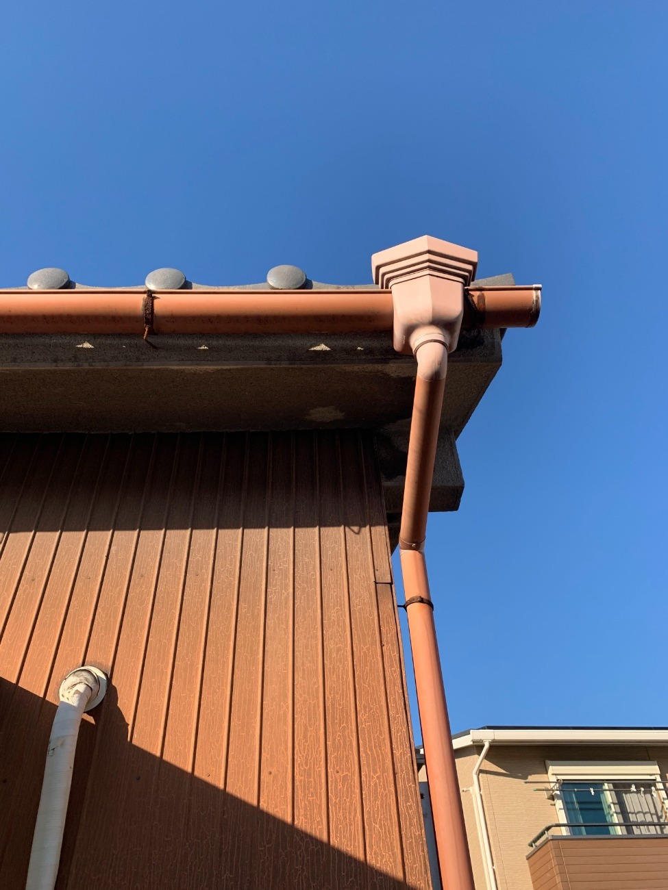 軒樋からのオーバーフローを確認