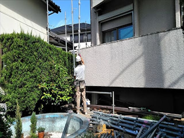 中京競馬場向かいの大邸宅の屋根工事