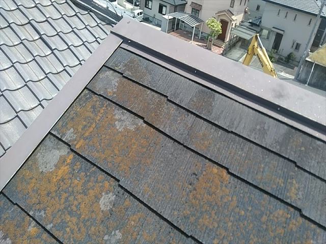 滑るスレート屋根の点検