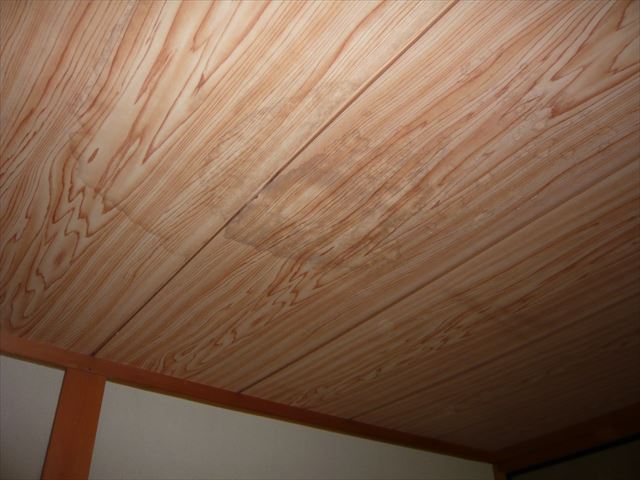 名古屋市南区にて屋根修理が必要かみてほしい。台風後に雨漏りが・・・