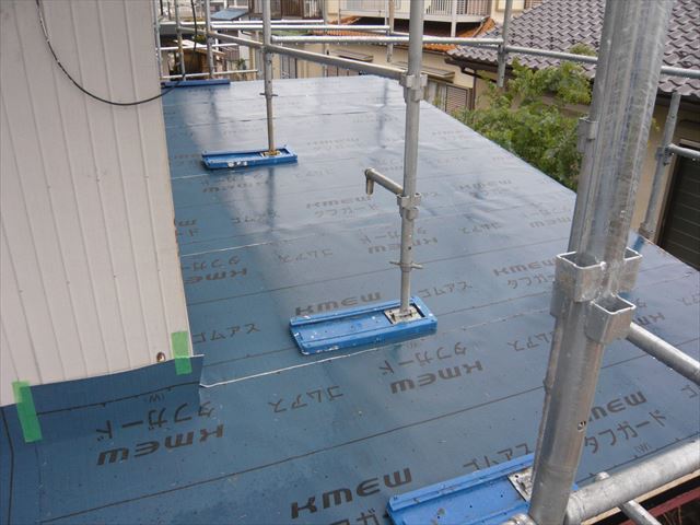 防水紙張り（下屋根）