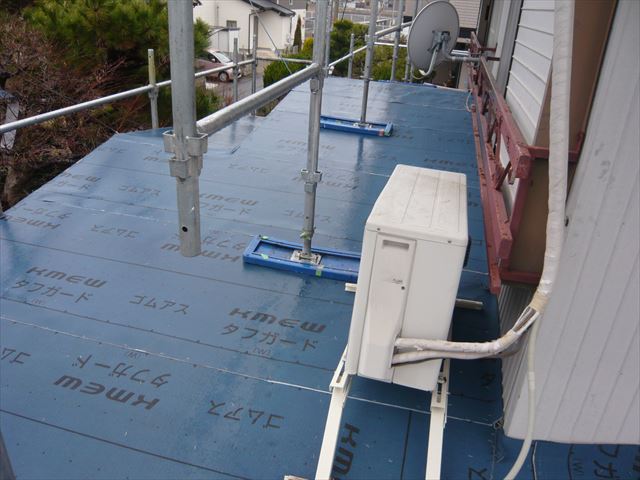 防水紙張り（下屋根）