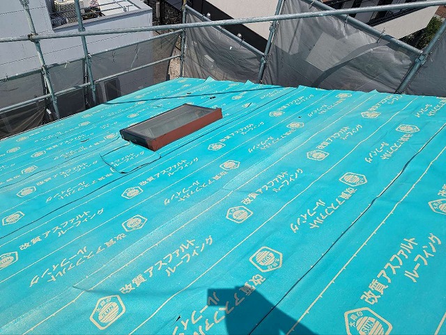 屋根カバー工法に使用する改質アスファルトルーフィング