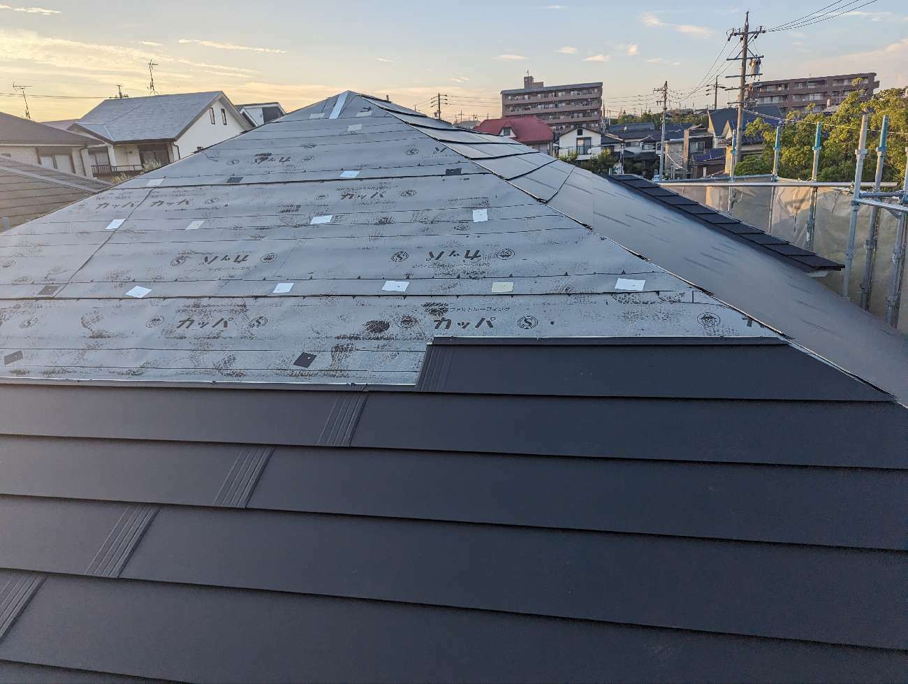 ガルバリウム鋼板屋根で行うカバー工法