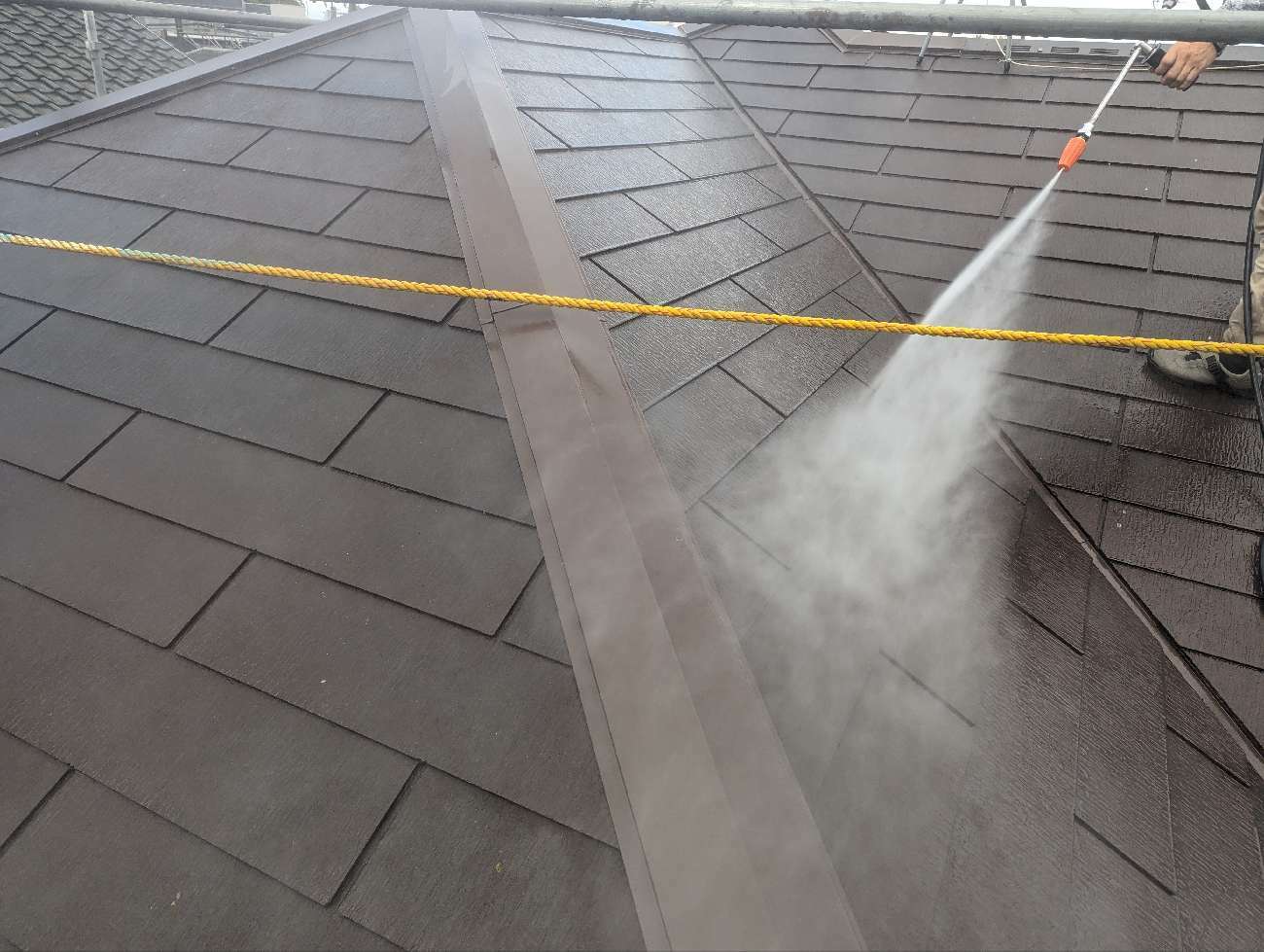 カラーベスト屋根の高圧洗浄