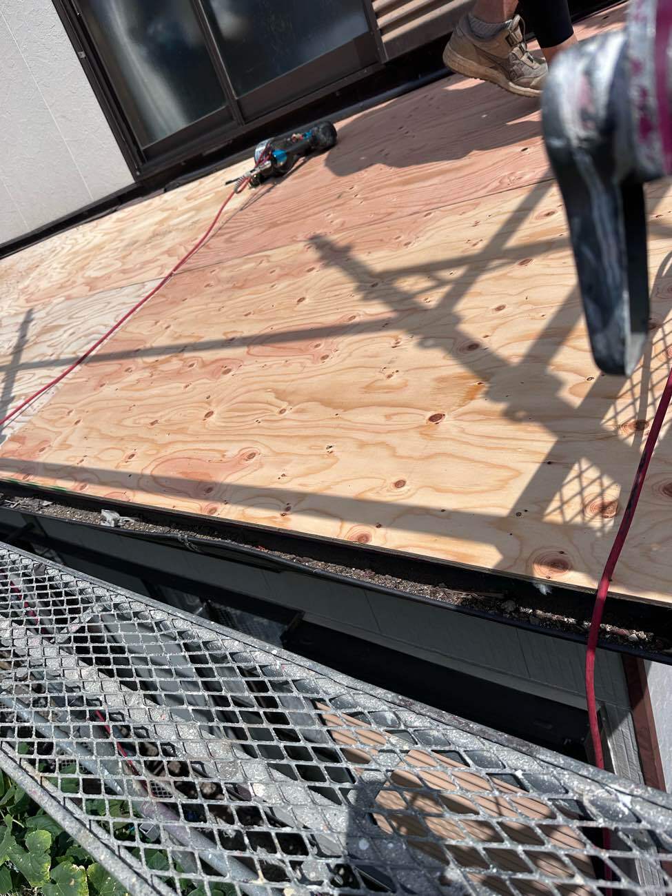 日進市　下屋根に下地補修