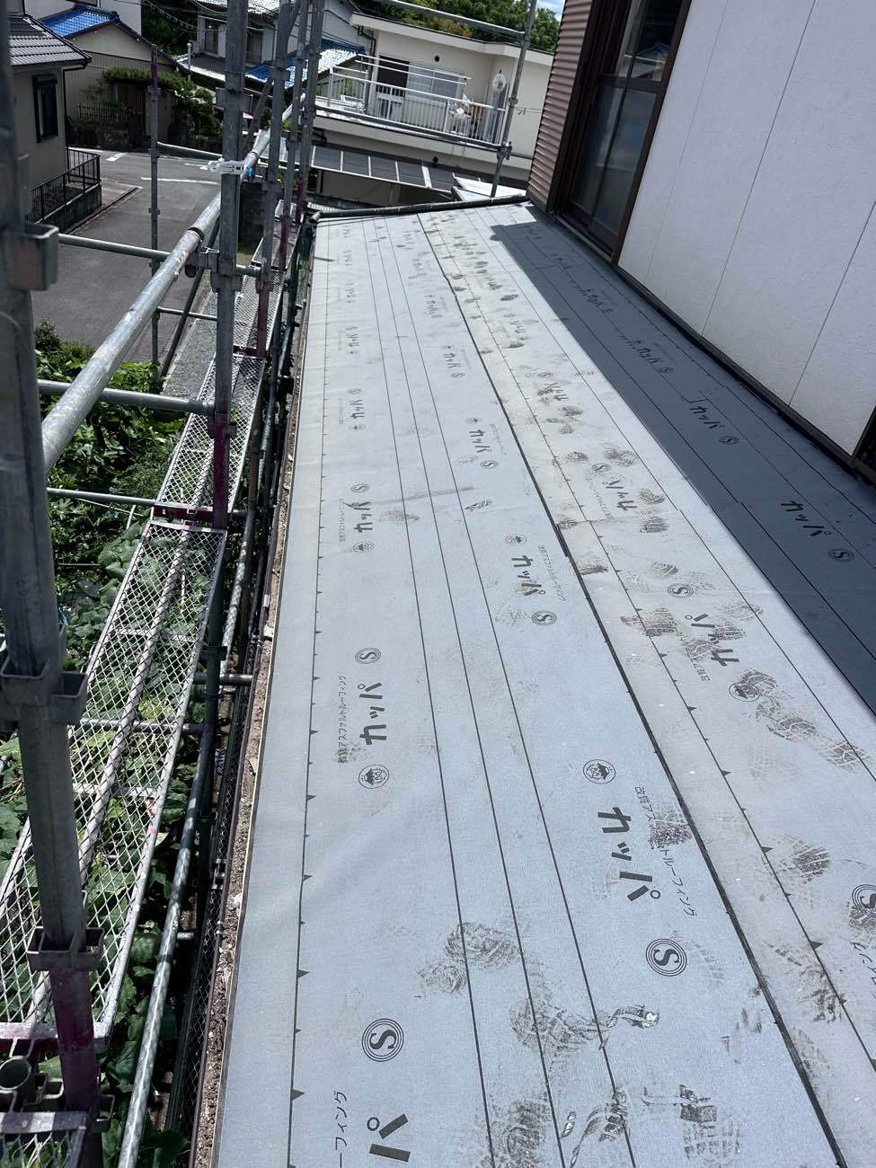 日進市　下屋根の防水カバー