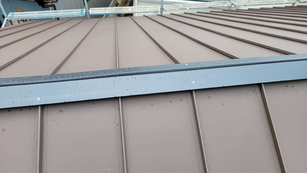 東郷町　金属の貫板を固定