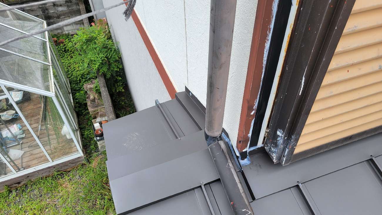 日進市　下屋根の切り欠き部分の施工完了